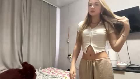 Milana online show from 02/08/26, 10:18