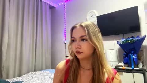 Milana online show from 02/25/26, 09:35