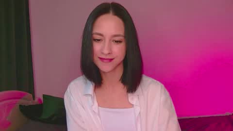 Mia online show from 09/15/25, 08:58