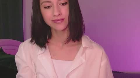 Mia online show from 09/18/25, 09:00