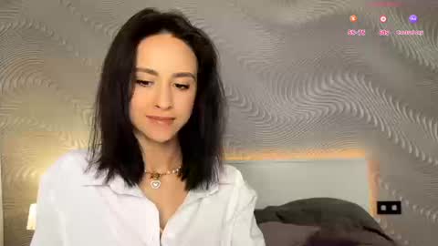 Mia online show from 03/12/26, 06:52