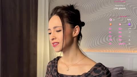 Mia online show from 03/26/26, 07:58