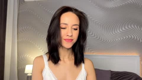 Mia online show from 04/02/26, 08:12