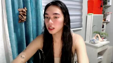 Snapshot of miatrixs chatting on 05/08/26, 08:41 Mia online show from 05/08/26, 08:41