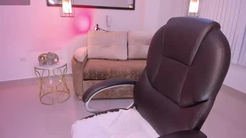 Snapshot of miavegas1 chatting on 12/02/25, 03:45 Mia Vegas online show from 12/02/25, 03:45