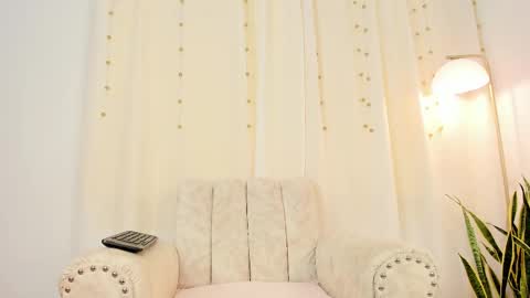 Snapshot of miavenuss_1 chatting on 11/10/25, 07:57 Miavenuss 1 online show from 11/10/25, 07:57