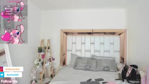 Mia Villalobos online show from 09/22/25, 05:42