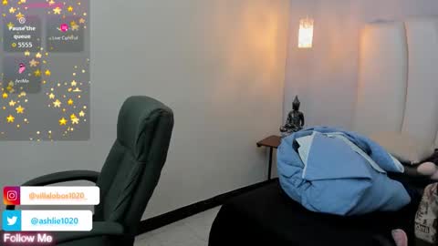 Mia Villalobos online show from 10/26/25, 02:56