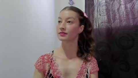 Snapshot of miavolkova_ chatting on 09/12/25, 05:57  Chloe  online show from 09/12/25, 05:57