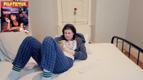 Mia  online show from 04/16/26, 09:39