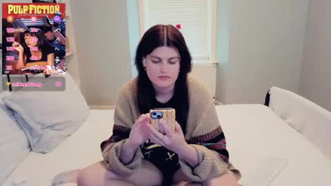 Snapshot of miawallace__ chatting on 06/01/26, 04:09 Mia online show from 06/01/26, 04:09