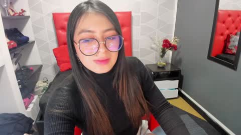 Snapshot of miawils_ chatting on 01/31/25, 01:43 M I A W I L S online show from 01/31/25, 01:43