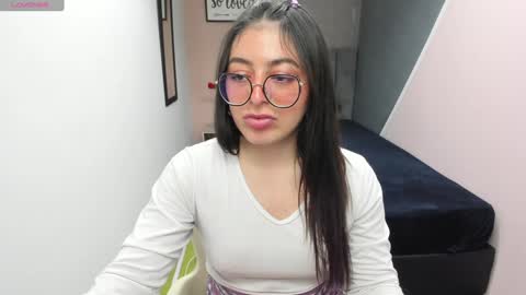 Snapshot of miawils_ chatting on 02/04/25, 10:45 M I A W I L S online show from 02/04/25, 10:45