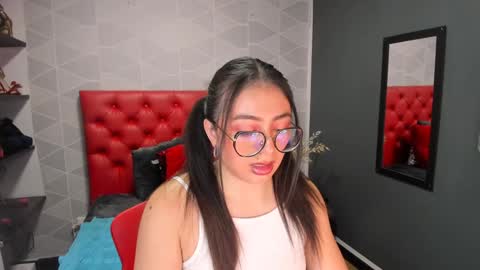 Snapshot of miawils_ chatting on 02/08/25, 07:38 M I A W I L S online show from 02/08/25, 07:38
