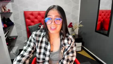 Snapshot of miawils_ chatting on 02/11/25, 01:41 M I A W I L S online show from 02/11/25, 01:41