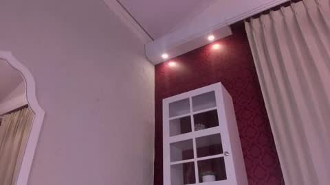 Mia online show from 03/02/25, 09:31