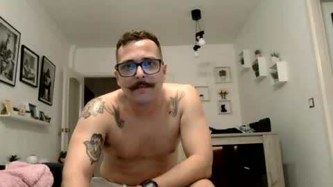Snapshot of mich6921 chatting on 06/18/26, 01:06 MILO MIAMI online show from 06/18/26, 01:06