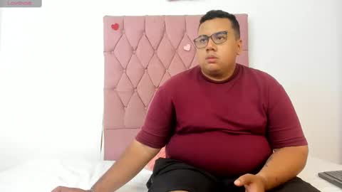 Snapshot of michael_and_sharon chatting on 09/19/25, 04:47 Micky and Sharon online show from 09/19/25, 04:47