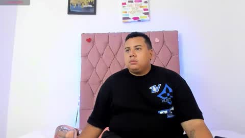 Snapshot of michael_and_sharon chatting on 10/25/25, 04:20 Micky and Sharon online show from 10/25/25, 04:20