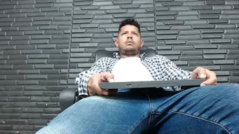 Michael Daviss online show from 01/08/25, 04:11