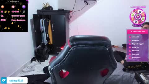 Snapshot of michael_kendall0 chatting on 02/15/25, 02:04 michael independent model  online show from 02/15/25, 02:04