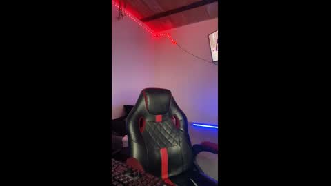 Snapshot of michael_kendall0 chatting on 02/23/25, 09:59 michael independent model  online show from 02/23/25, 09:59