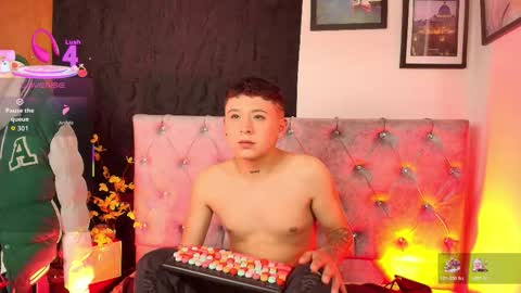 Snapshot of michael_lopez_1 chatting on 12/19/25, 01:18 michael_lopez_1 online show from 12/19/25, 01:18