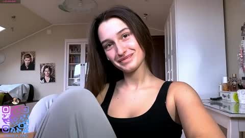 Emily online show from 04/01/26, 02:14