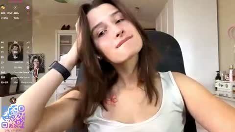 Snapshot of michael_pors chatting on 07/23/26, 02:37 Emily online show from 07/23/26, 02:37