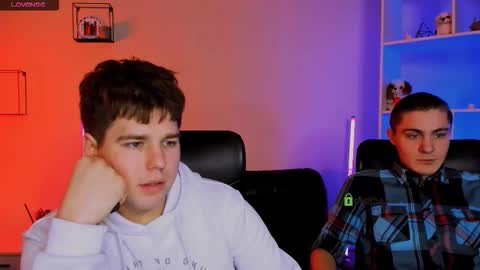 Snapshot of michael_strong_ chatting on 12/16/25, 09:58 Your Michael online show from 12/16/25, 09:58