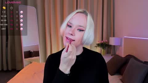 Snapshot of michael_swan chatting on 02/18/25, 10:05 Michel online show from 02/18/25, 10:05