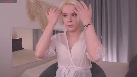 Snapshot of michael_swan chatting on 03/07/25, 05:40 Michel online show from 03/07/25, 05:40