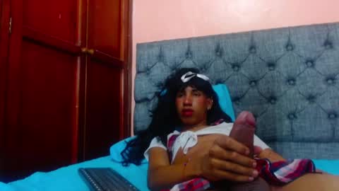 Snapshot of michael_twuis chatting on 12/16/24, 06:32 I AM MICHAEL online show from 12/16/24, 06:32