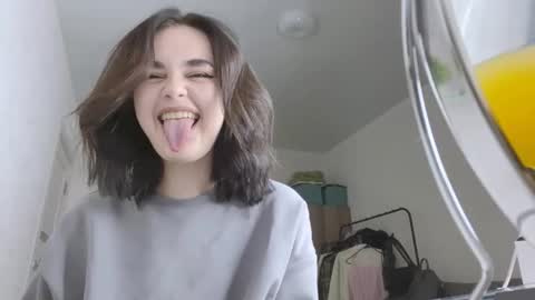 Ellie online show from 11/17/25, 06:14