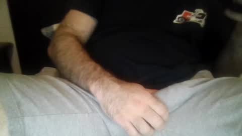 Snapshot of michaelc1214 chatting on 11/16/25, 04:29 michaelc1214 online show from 11/16/25, 04:29