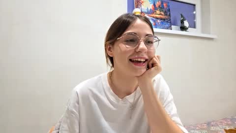 Snapshot of michaelehain chatting on 10/25/25, 02:24 Chloe online show from 10/25/25, 02:24
