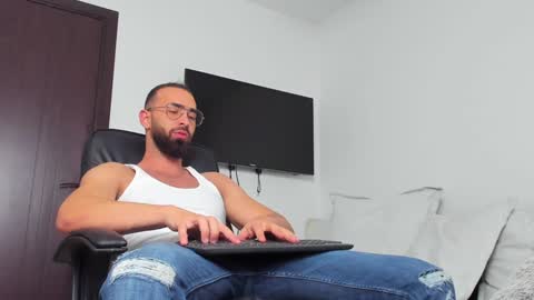 MichaelEvansx online show from 01/05/25, 08:00