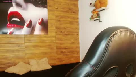 Snapshot of michaelkoiv chatting on 05/19/26, 12:11 michaelkoiv online show from 05/19/26, 12:11