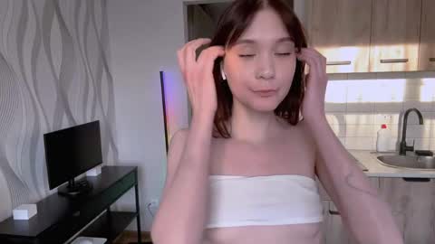 Snapshot of michalkandoll chatting on 06/03/26, 02:33 Aidaxo online show from 06/03/26, 02:33