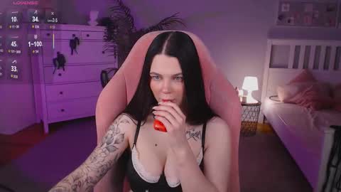 Kate online show from 09/30/25, 01:10