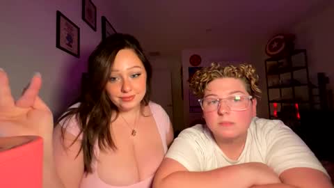 Snapshot of michelebussexx chatting on 10/10/25, 03:27 michelebussexx online show from 10/10/25, 03:27