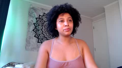 Snapshot of michell_bling chatting on 02/17/25, 10:25 Michi online show from 02/17/25, 10:25