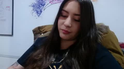 Snapshot of michell_h chatting on 05/23/26, 01:22 Nani online show from 05/23/26, 01:22