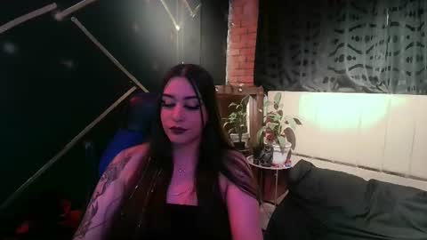 Snapshot of michell_h chatting on 06/29/26, 01:12 Nani online show from 06/29/26, 01:12