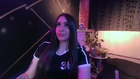 Snapshot of michell_h chatting on 07/16/26, 03:45 Nani online show from 07/16/26, 03:45