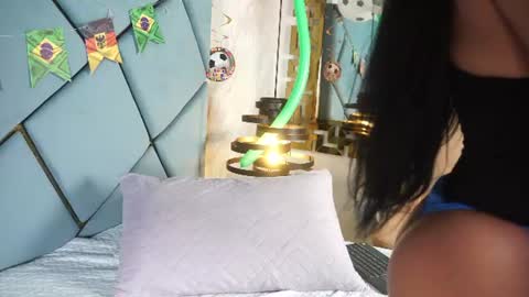 Snapshot of michell_starrr chatting on 06/18/26, 02:56 michell_starrr online show from 06/18/26, 02:56