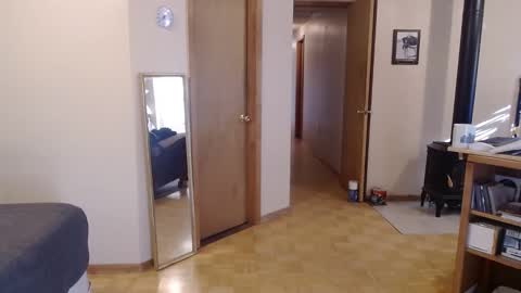 Snapshot of michelle209 chatting on 02/22/25, 03:47 Michelle online show from 02/22/25, 03:47