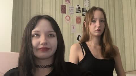 Snapshot of michelle_neely chatting on 09/26/25, 04:49 michelle_neely online show from 09/26/25, 04:49