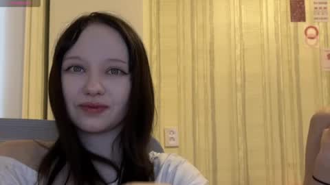 Snapshot of michelle_neely chatting on 12/03/25, 07:05 michelle_neely online show from 12/03/25, 07:05