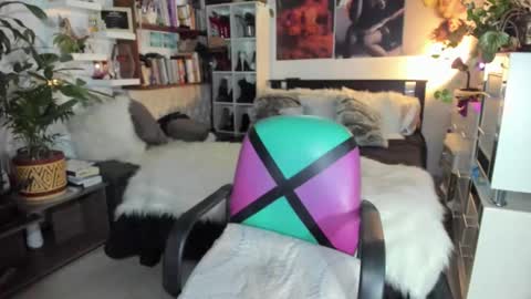 michelle apihel online show from 01/31/25, 12:28